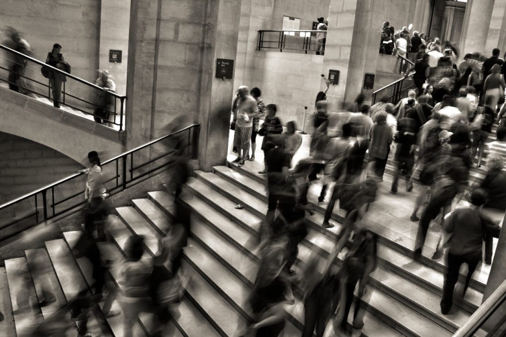 Todos hemos soñado alguna vez con teletransportarnos. Vivimos en un estado de estrés constante. Vamos corriendo de un lugar a otro, odiamos las esperas y no hay nada que nos reviente más que perder el tiempo. Así pues, es lógico que uno de nuestros mayores deseos sea ahorrar tiempo viajando.