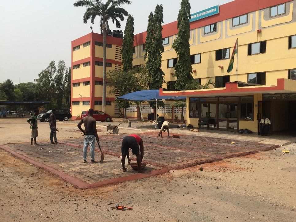 Carreteres a partir de bosses de plàstic