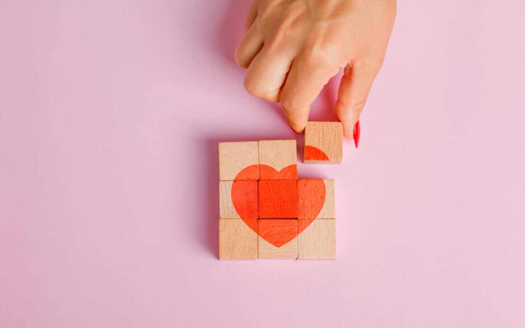 puzzle corazón rojo madera